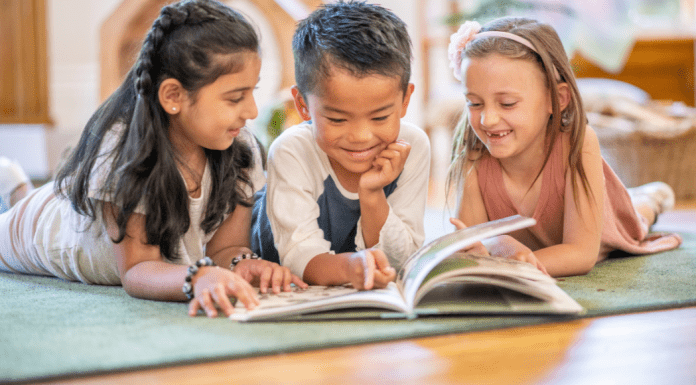Kids reading together.