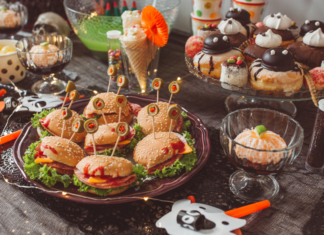 Halloween + Easy = {Halloweasy} Halloween theme snacks and treats.
