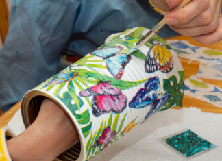Indoor Entertainment {Plan an Art Show!} Art show vase.