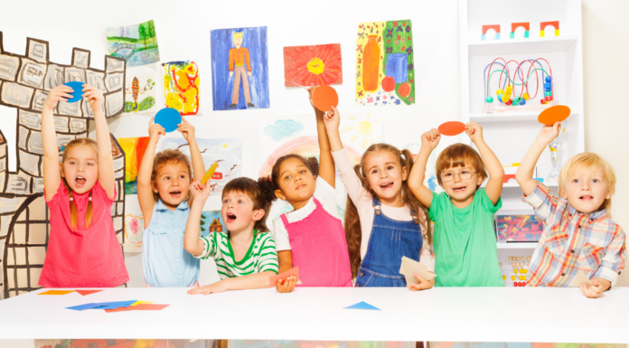Kids in an art class.