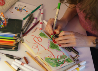 Meet Hilary: Doodling Saved My Life A woman doodling.