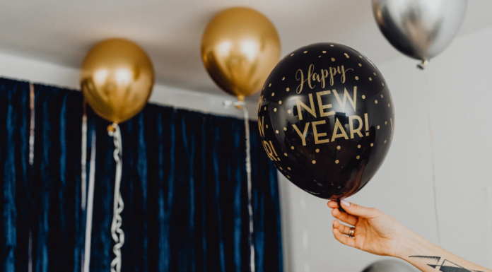 New Year's decorations with balloons.
