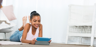 Screen Time, Socializing and the Pandemic Parent Dilemma