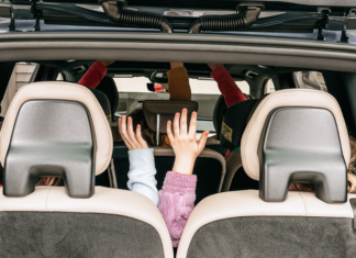 Kids sitting in a Volvo XC90
