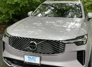 The front end of the Volvo XC90.
