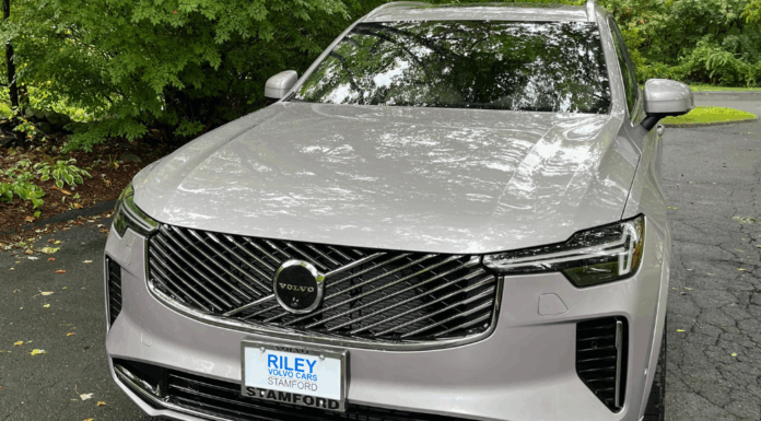 The front end of the Volvo XC90.