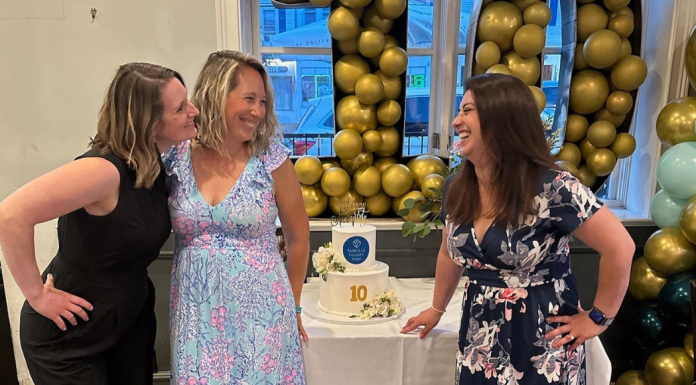 Fairfield County Mom celebrates 10 years.