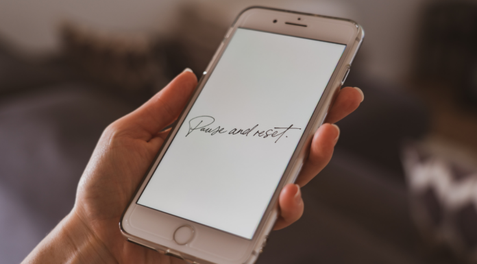 "Pause and reset" displayed on a phone screen.