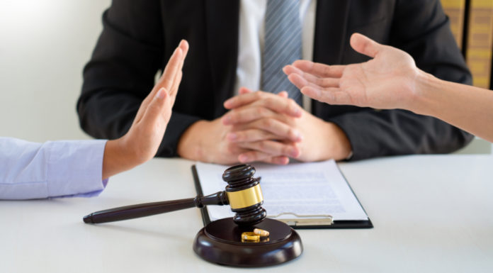 A divorce attorney with a couple divorcing.
