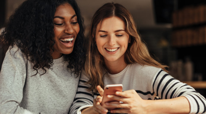 Women reading the top-viewed posts on Fairfield County Mom.