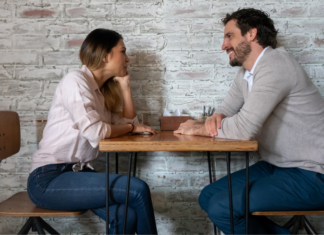 A Guide to Date Nights in Fairfield County A couple on a date.
