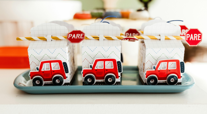 Car party favors for kids.
