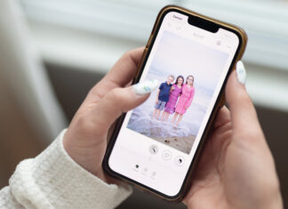 Learn how to quickly edit your favorite phone photos for busy moms of Fairfield County CT by family photographer Forty Seven Moments Photography